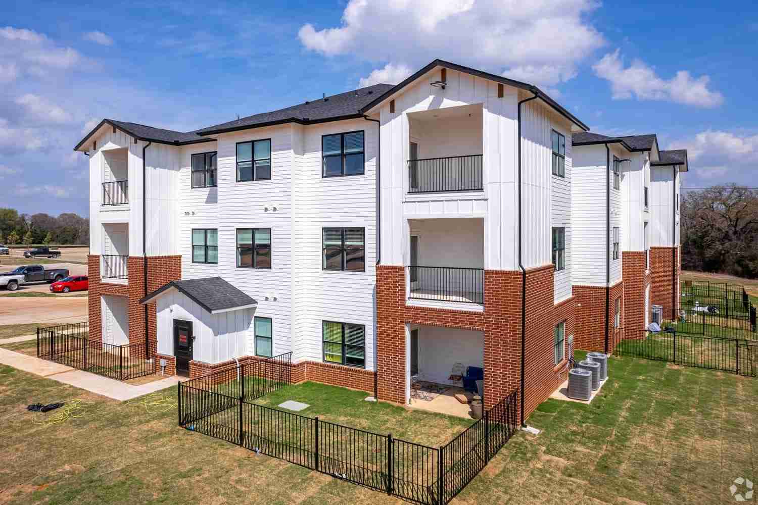 Burnett Trail Apartments 1